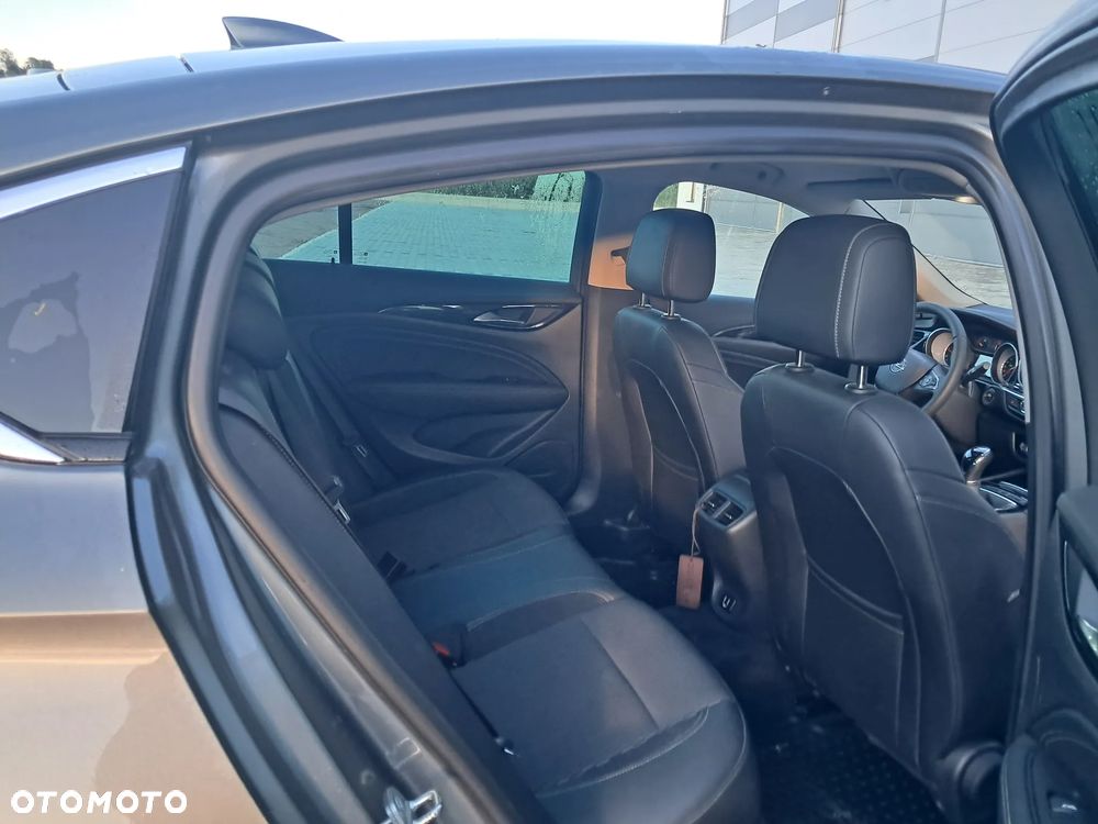 Opel Insignia - 8