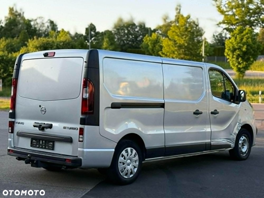 Opel Vivaro - 1