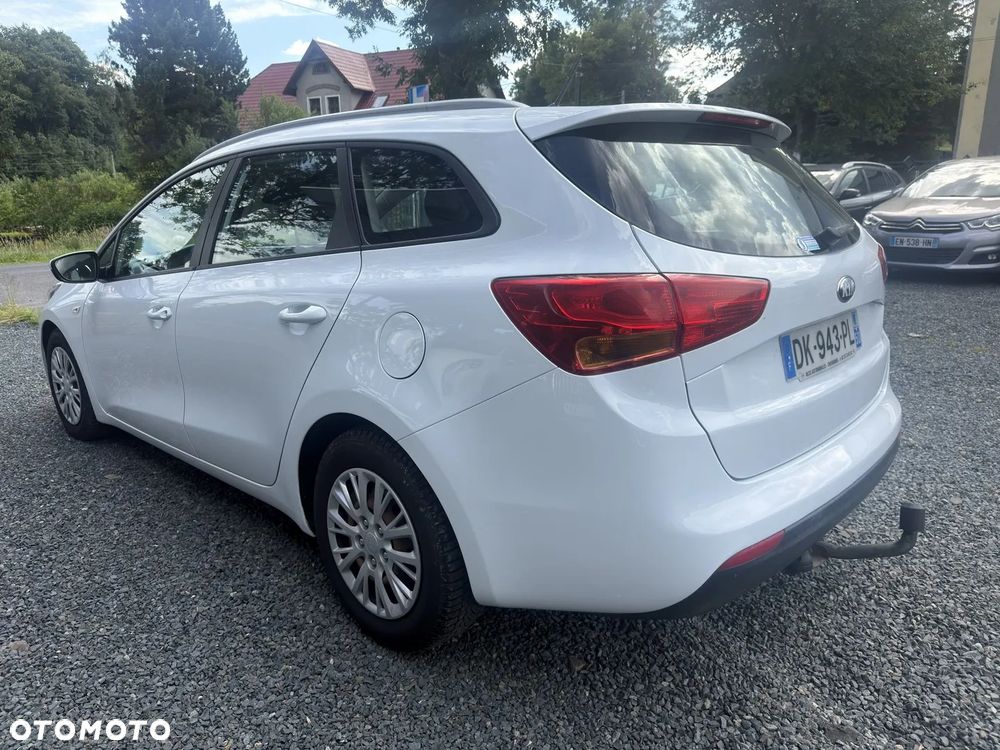 Kia Ceed - 4