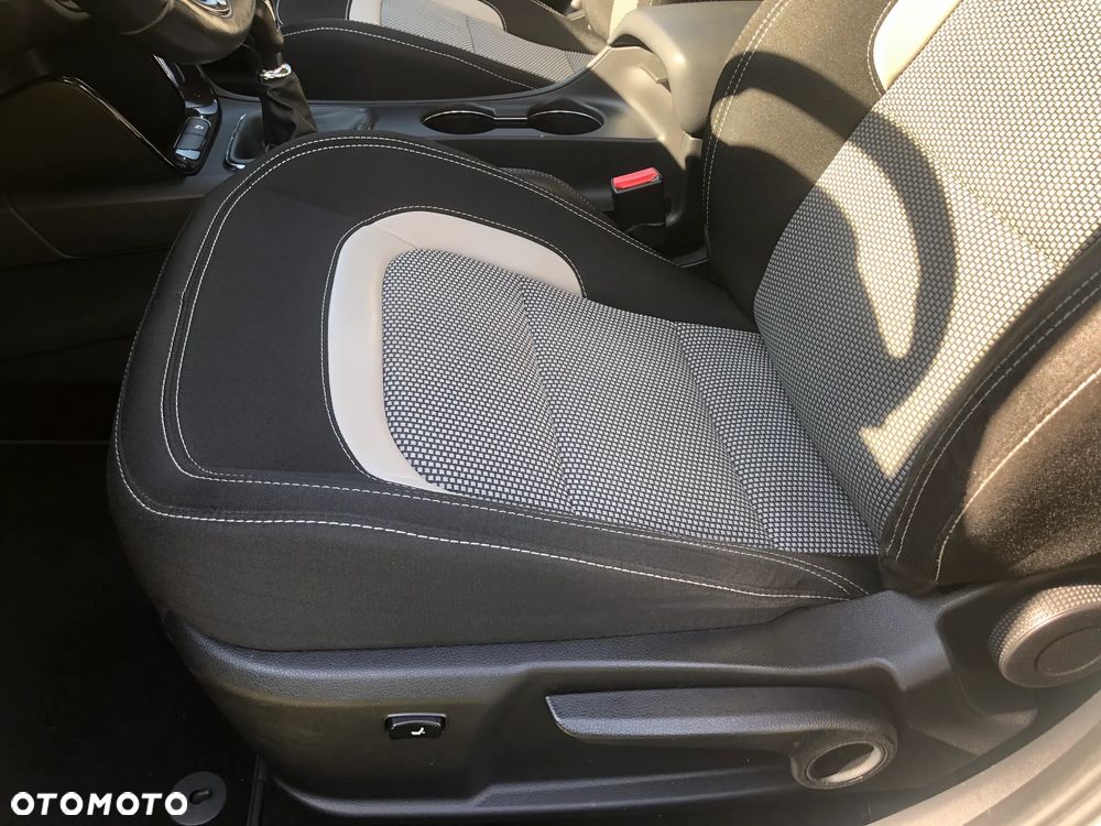 Kia Ceed 1.6 CRDi 128 Dream Team Edition - 16