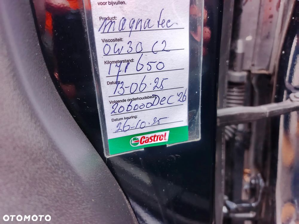 Jaguar XE 2.0 D Prestige - 33