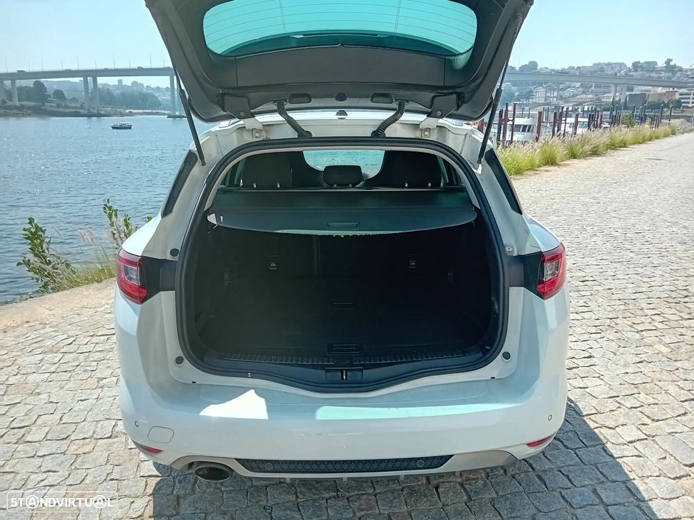 Renault Mégane Sport Tourer 1.5 dCi GT Line J18 - 47