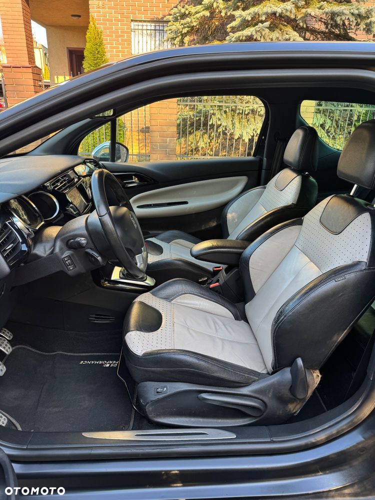 Citroën DS3 HDi 110 FAP SportChic - 12