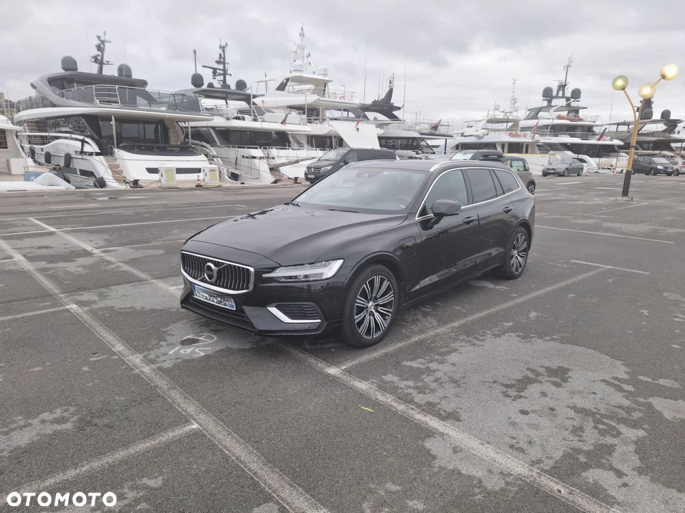 Volvo V60 T8 AWD Plug-In Hybrid Inscription - 1