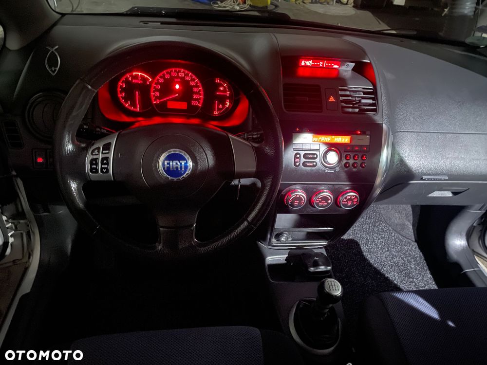 Fiat Sedici 1.9 Multijet DPF 4x4 Emotion - 18