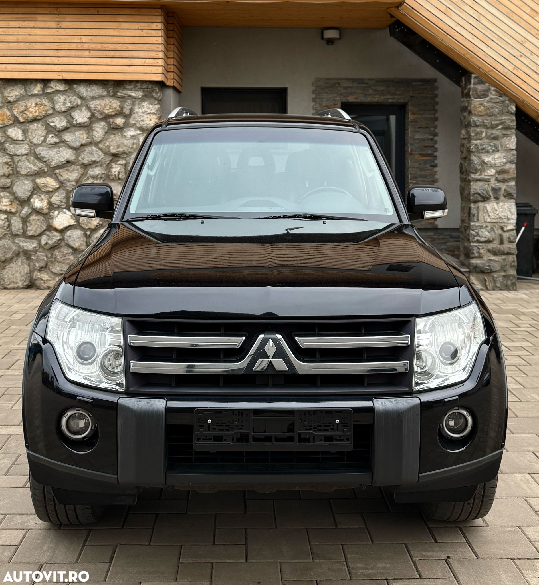 Mitsubishi Pajero 3.2 DI-D Automatik Edition 25 - 2