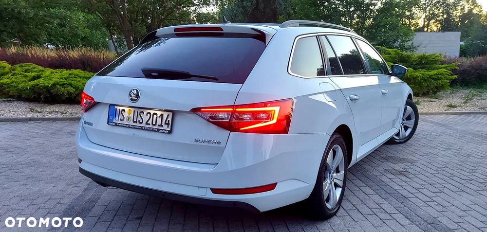 Skoda Superb 2.0 TDI Premium Edition - 14