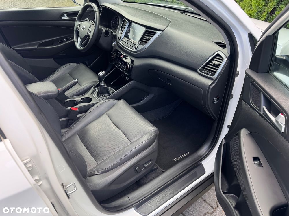Hyundai Tucson 2.0 CRDI 2WD Style - 33