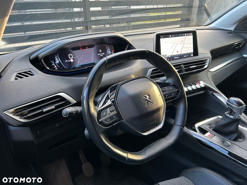 Peugeot 5008 1.5 BlueHDi Allure S&S - 6