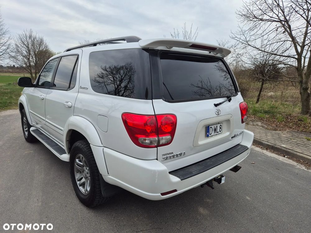 Toyota Sequoia - 26
