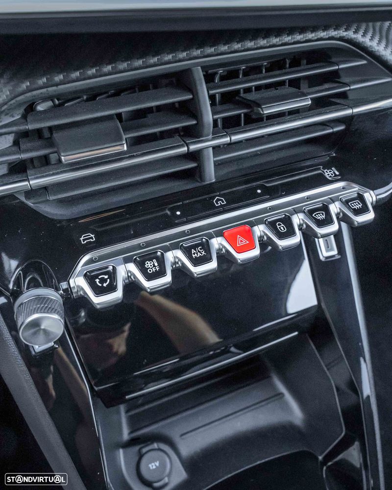 Peugeot 208 1.2 Hybrid GT e-DCS6 - 23