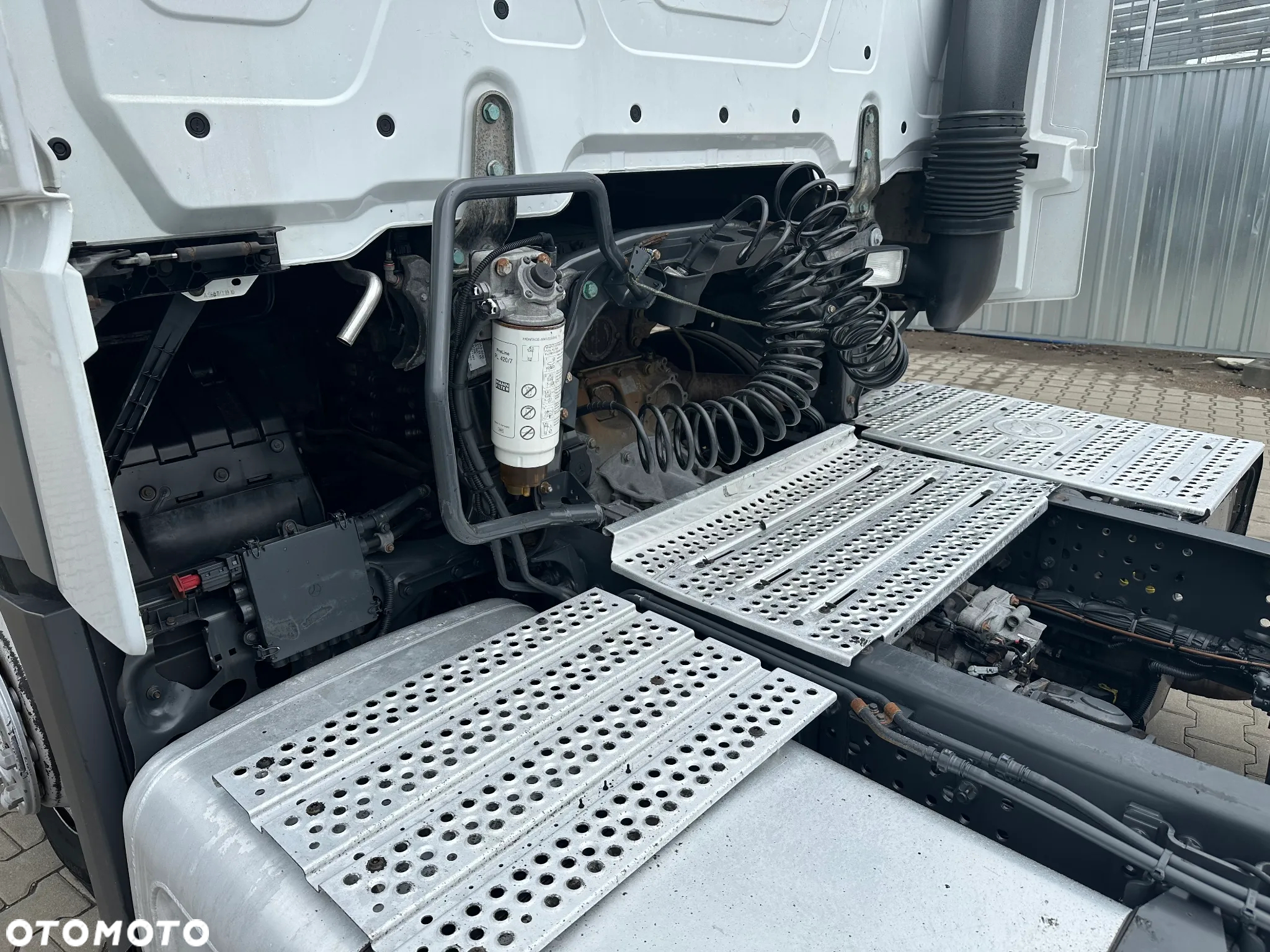 Mercedes-Benz ACTROS MP4 - 8