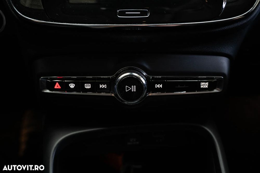 Volvo XC 40 Recharge T4 Twin Engine AT7 Inscription Expression - 15