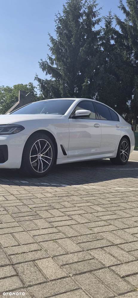 BMW Seria 5 520d xDrive MHEV Sport - 2