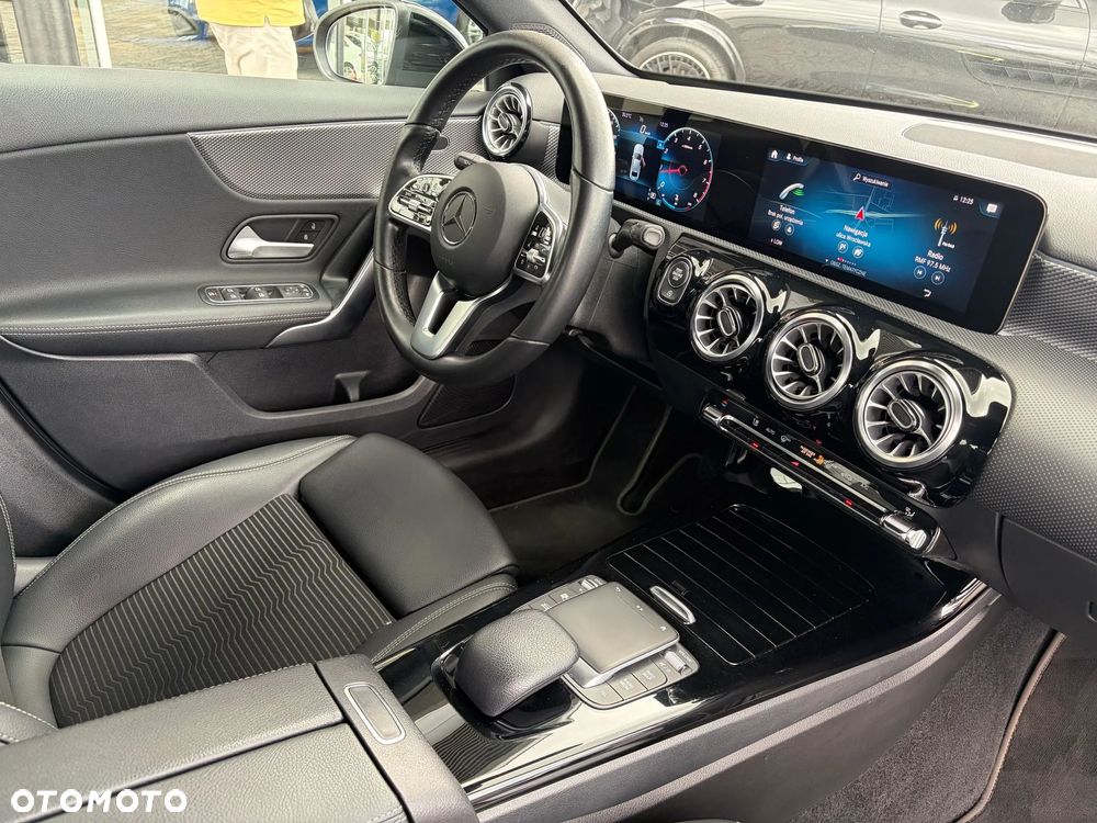 Mercedes-Benz Klasa A 180 Progressive 7G-DCT - 19