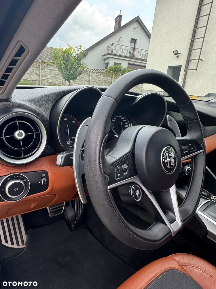 Alfa Romeo Giulia 2.2 D Turbo Super - 12