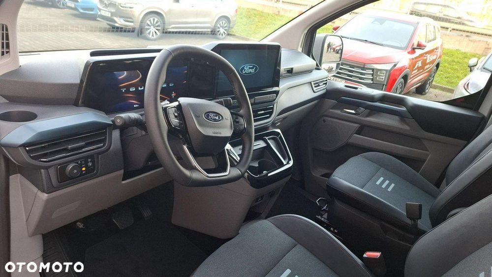 Ford Tourneo Custom - 2