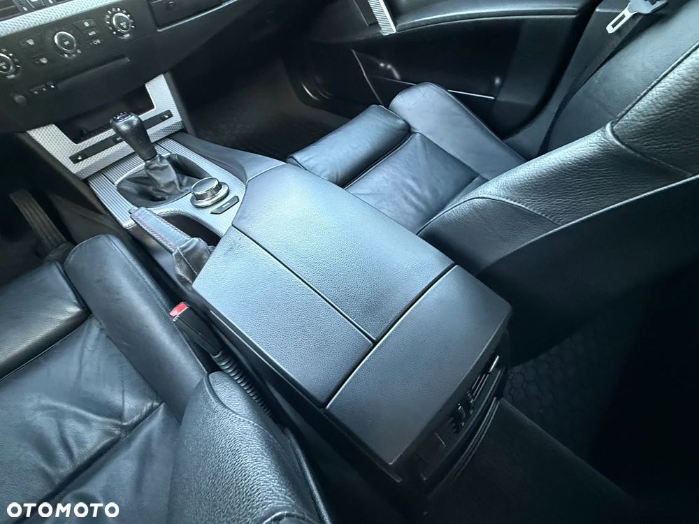 BMW Seria 5 525i - 23