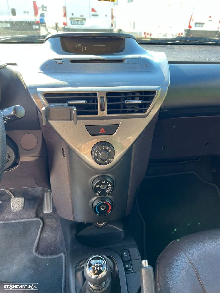 Toyota iQ 1.4 D-4D - 21