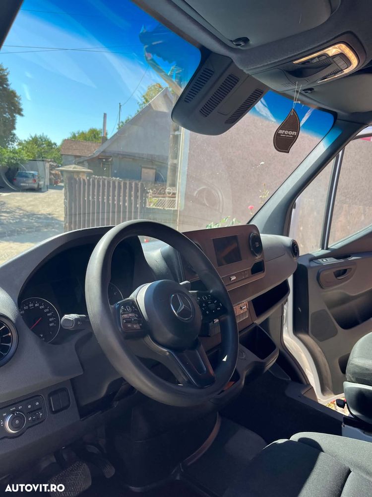 Mercedes-Benz Sprinter - 23