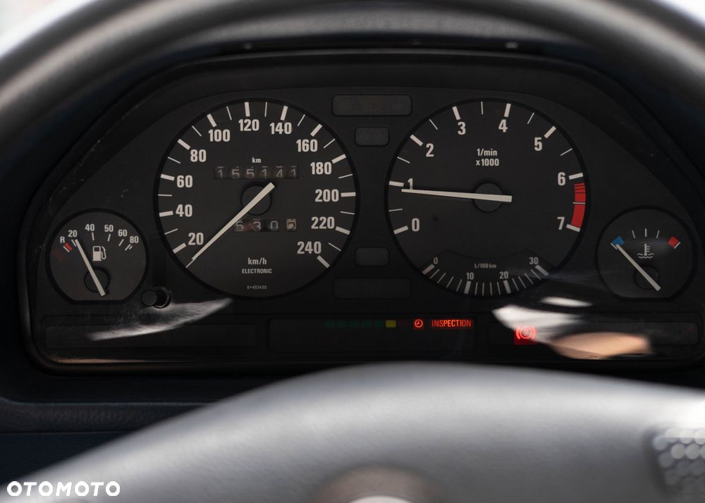 BMW Seria 5 520i - 36