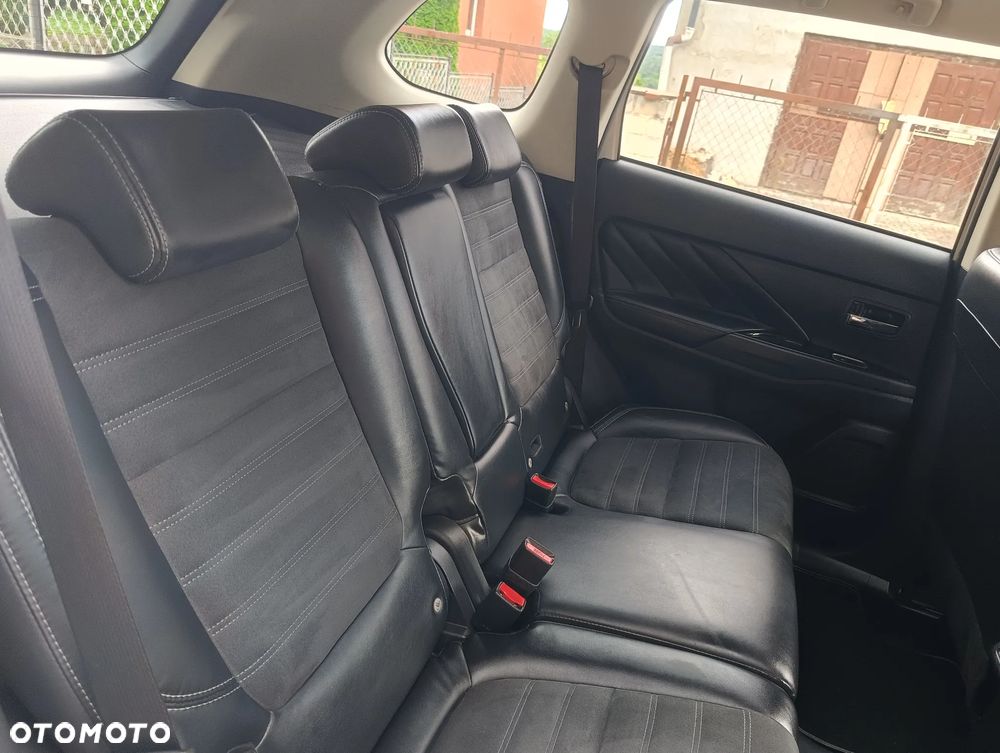 Mitsubishi Outlander 2.4 4WD Diamant+ - 17