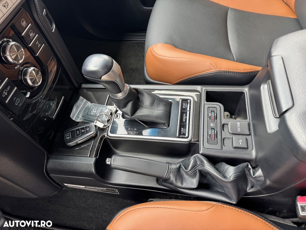 Toyota Land Cruiser - 10