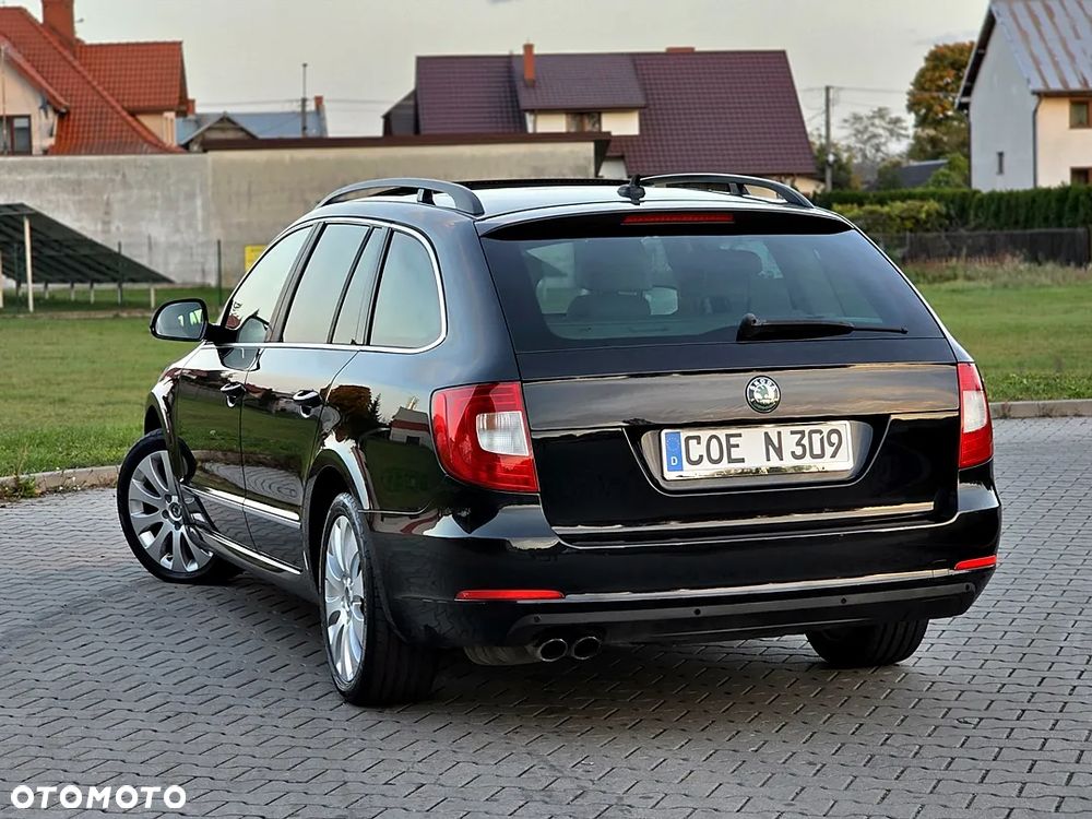Skoda Superb Combi 2.0 TDI DSG Exclusive - 17
