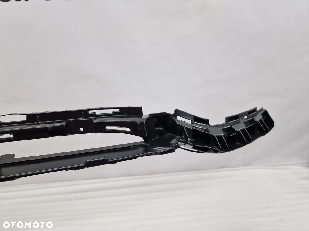 MERCEDES E-KLASSA W213 16- DOLNA KRATKA ŚRODKOWA / WSPORNIK ZDERZAKA PRZEDNIEGO PRZÓD , NR A2138851265 , NR AUKCJI KR321 - 10