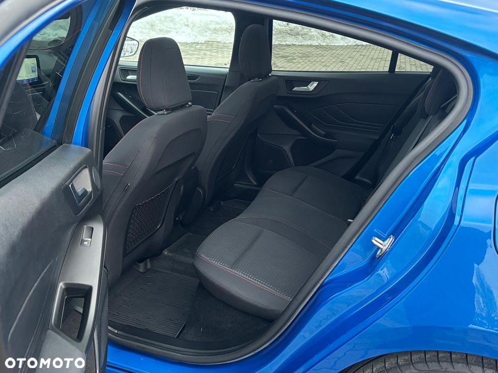 Ford Focus 1.0 EcoBoost Start-Stopp-System ST-LINE DESIGN - 10