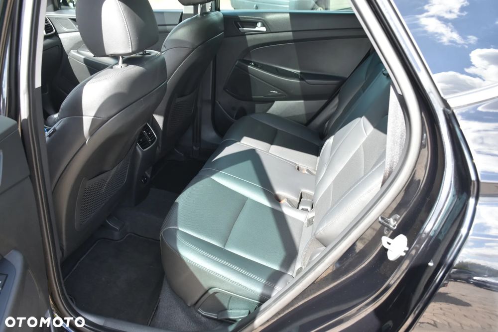 Hyundai Tucson 2.0 CRDI 4WD Automatik Premium - 14