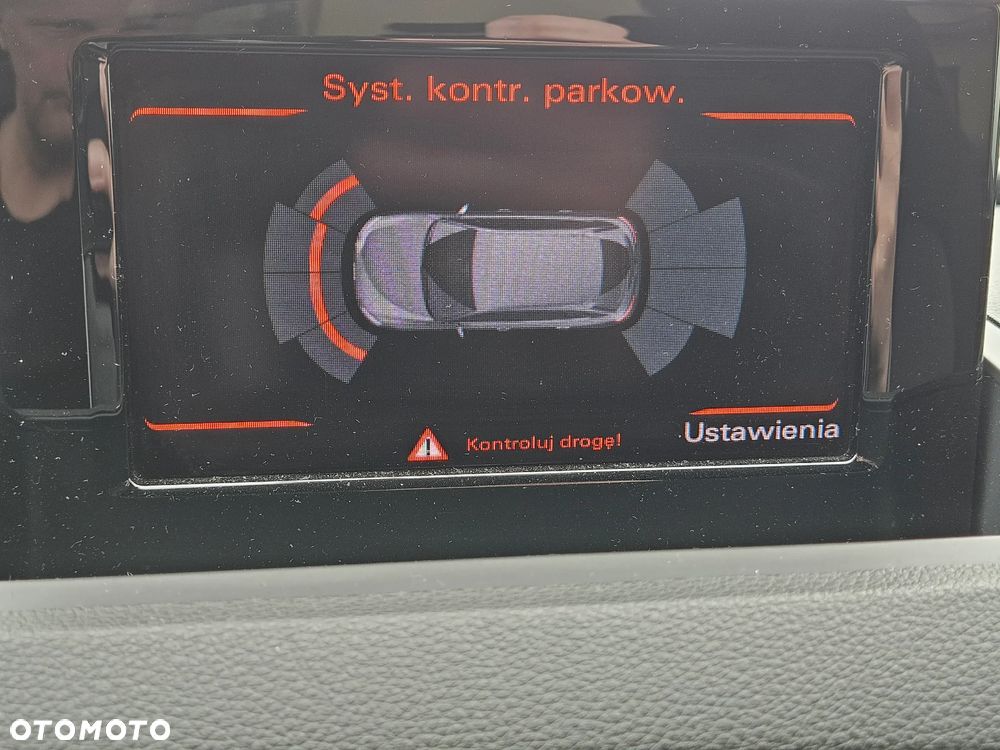 Audi Q3 2.0 TDI Design - 12