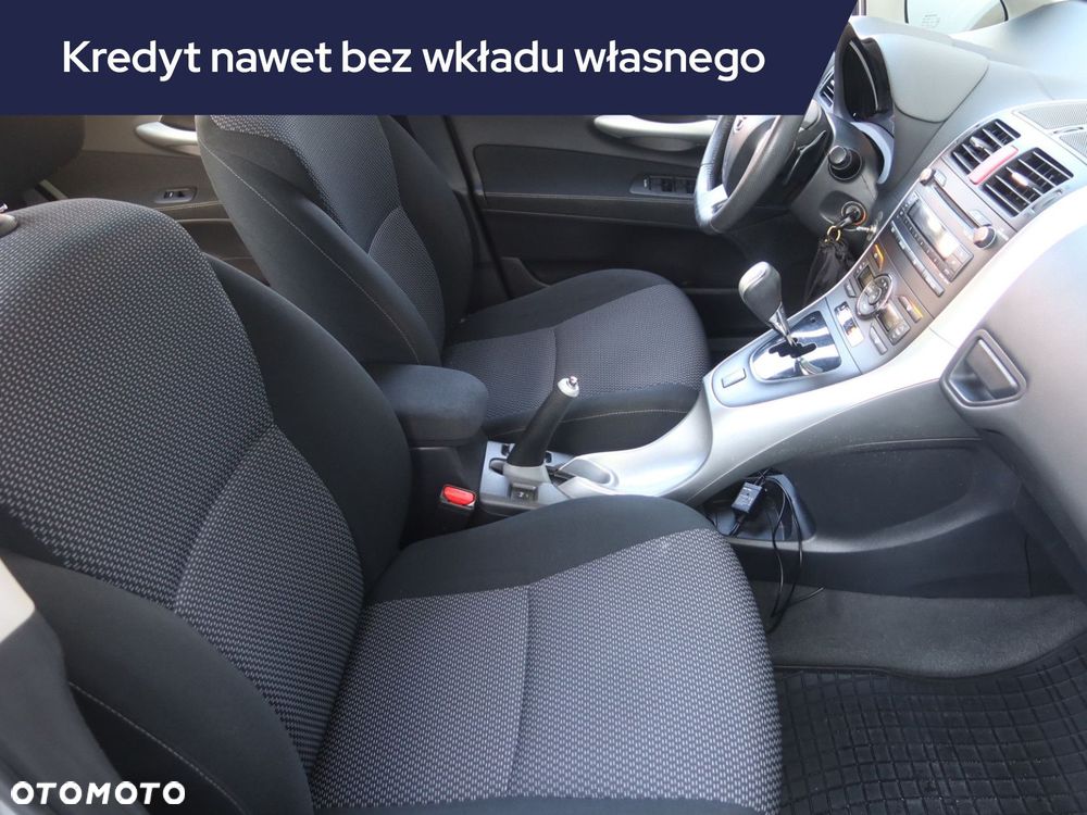 Toyota Auris - 11
