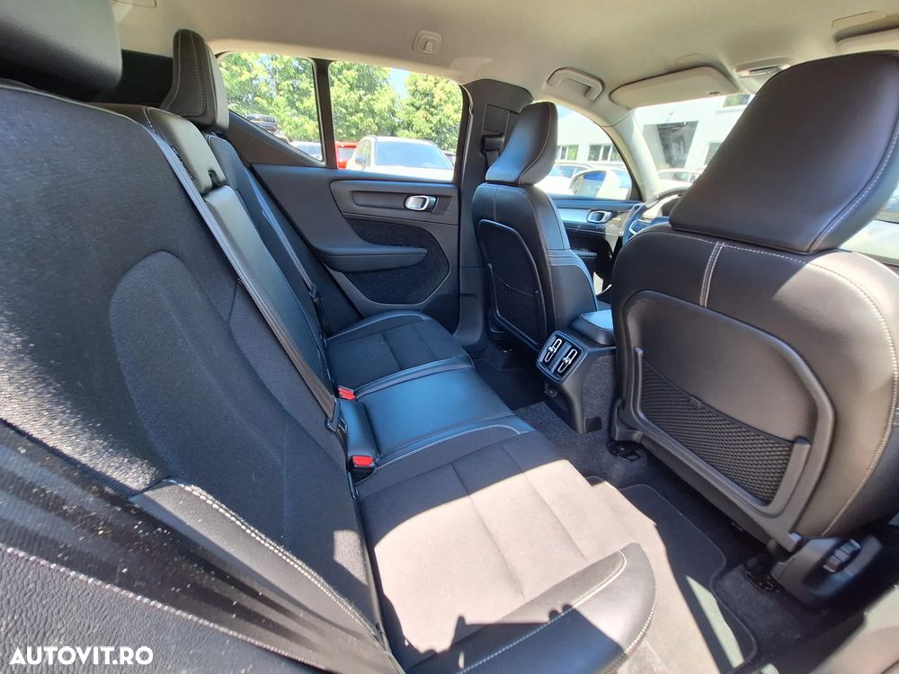 Volvo XC 40 T4 Geartronic Momentum Pro - 21
