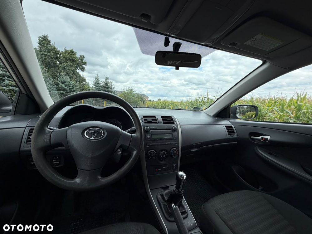 Toyota Corolla - 9