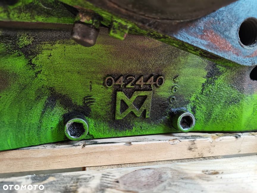 Środek mostu Merlo KT - 8