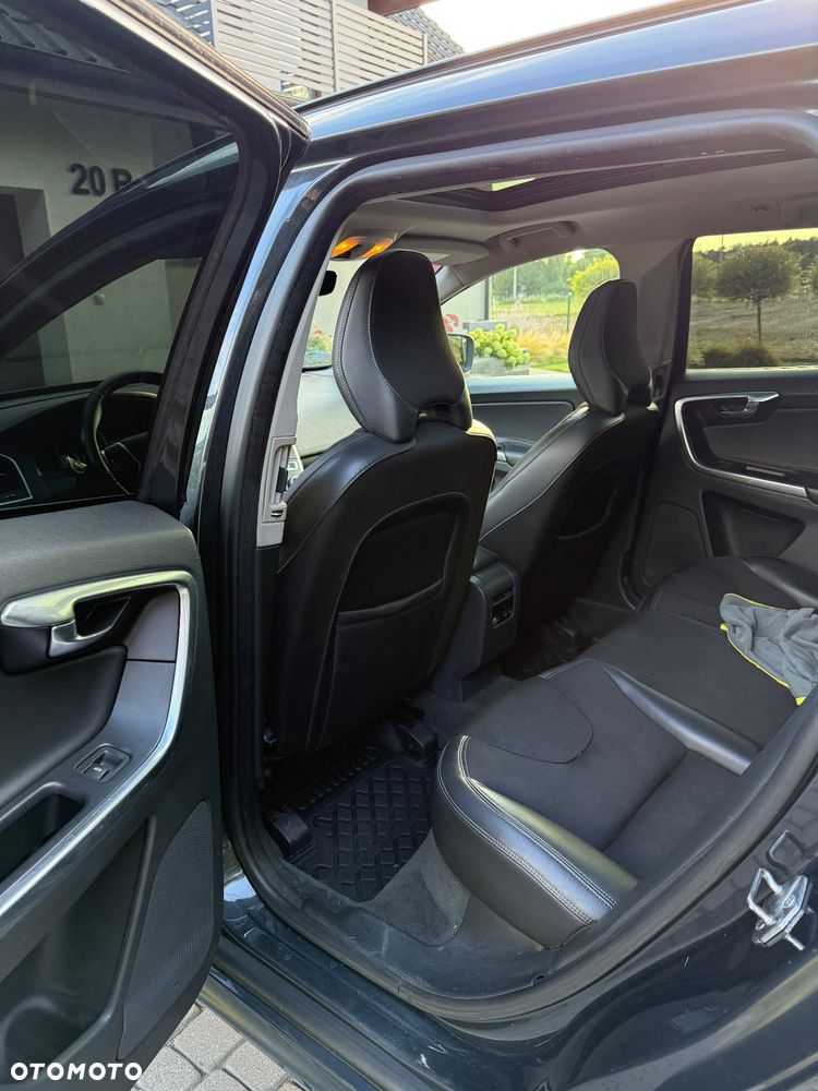 Volvo XC 60 D4 AWD Momentum - 11