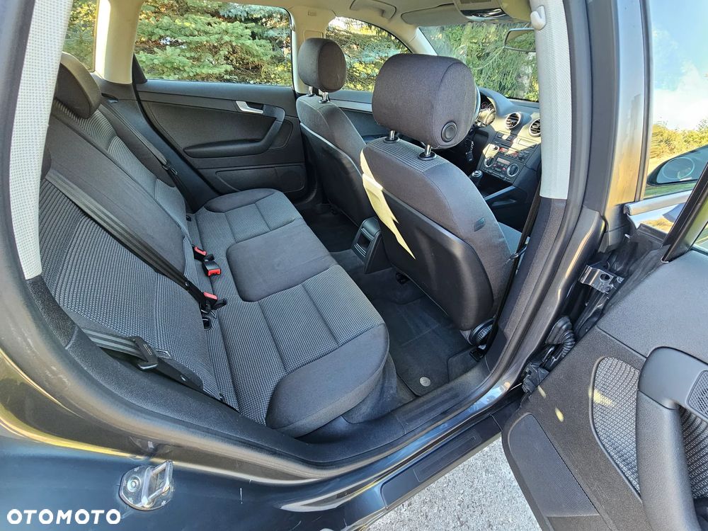Audi A3 Sportback 1.6 Ambition - 10