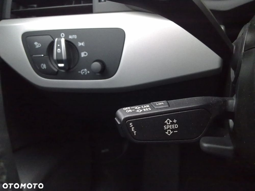 Audi A4 Avant 35 TDI S tronic S line - 30