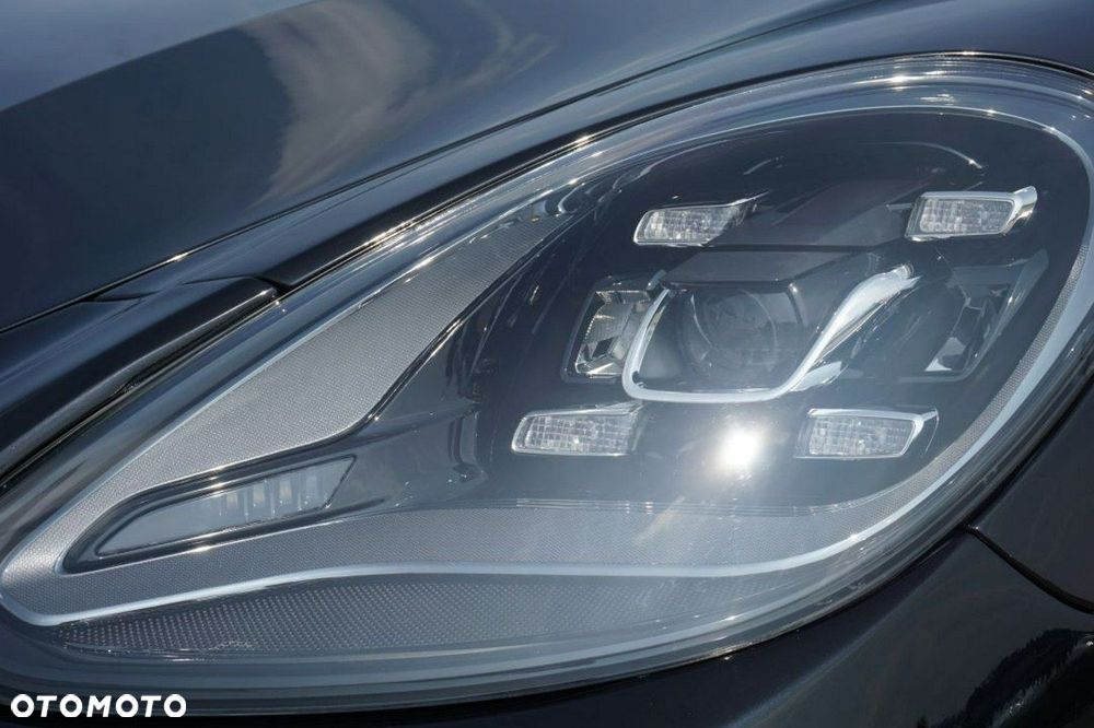 Porsche Panamera 4 - 29