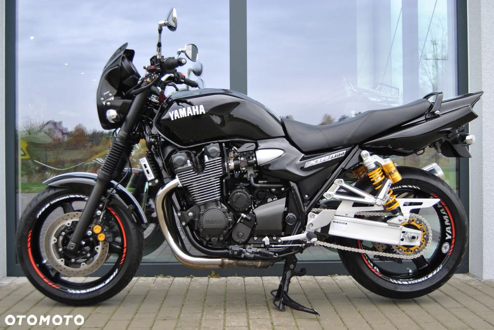 Yamaha XJR - 3