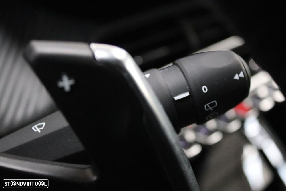 Peugeot 2008 1.2 PureTech Allure EAT8 - 19