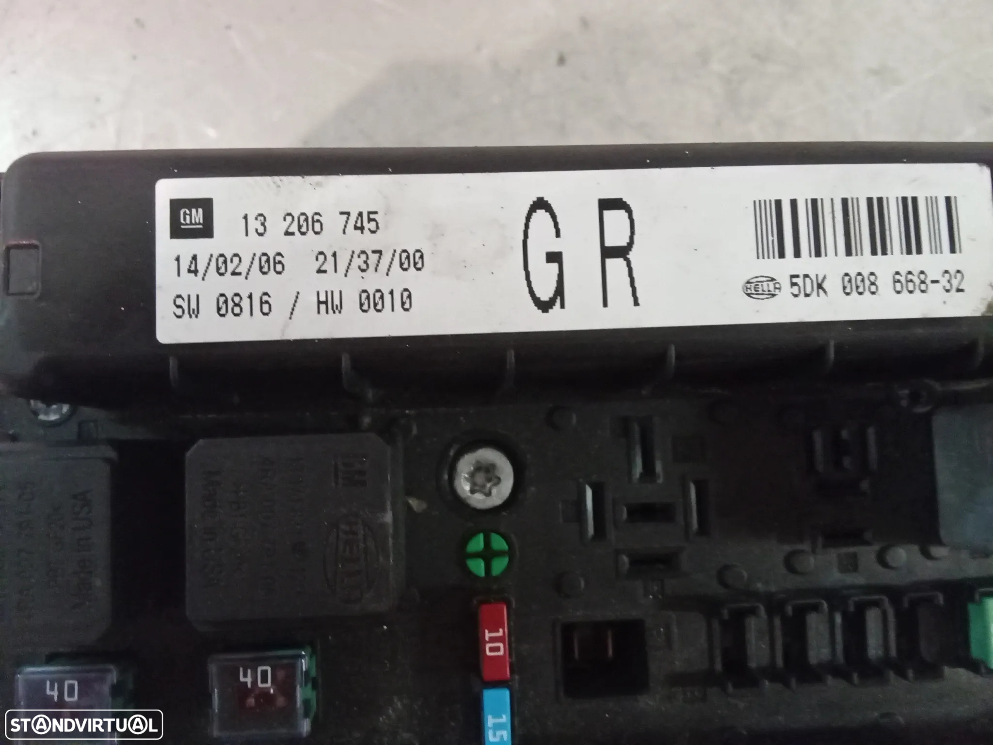 CAIXA DOS FUSIVEIS OPEL ASTRA H -04-09 13206745 - 2