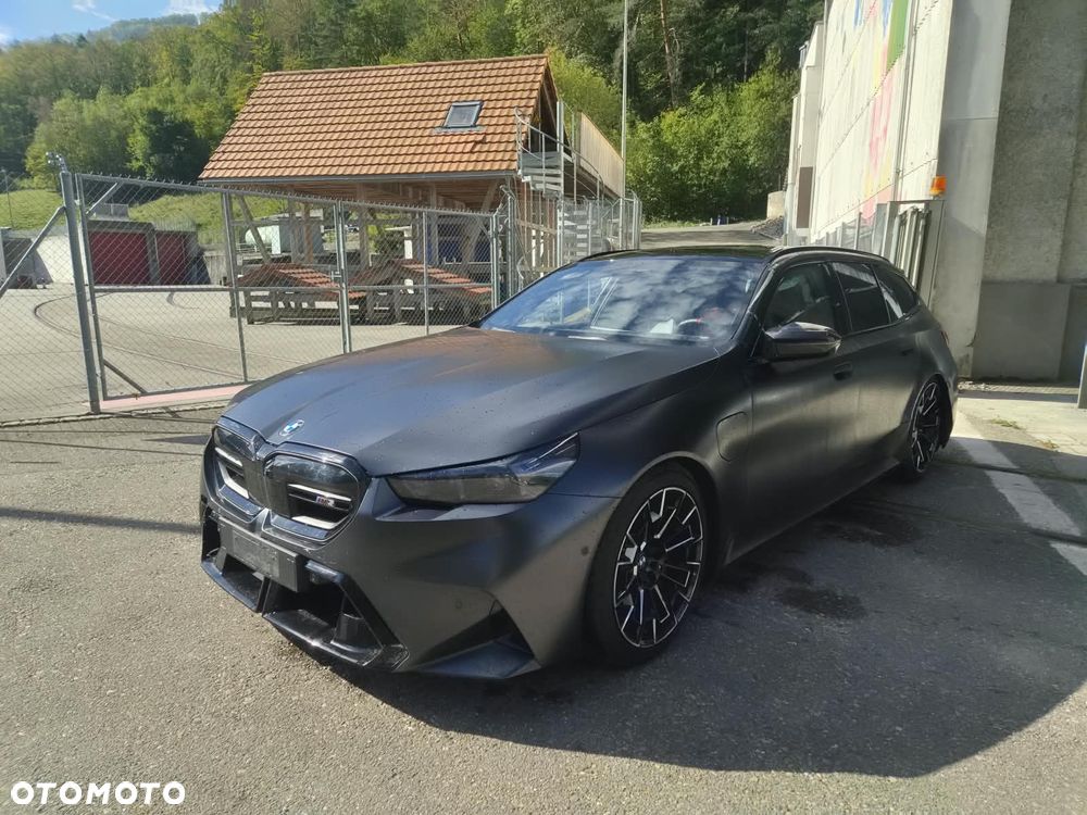 BMW M5 xDrive - 1