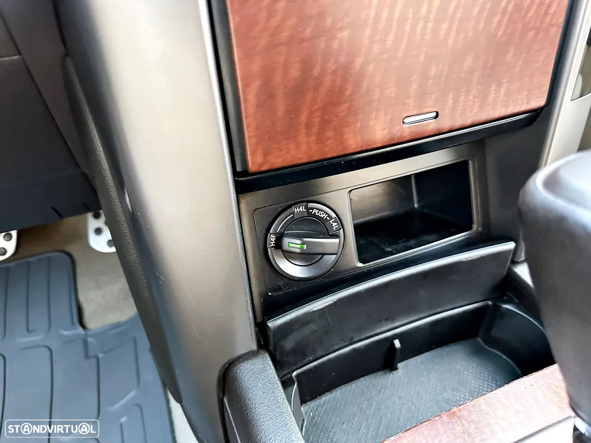 Toyota Land Cruiser Prado - 19