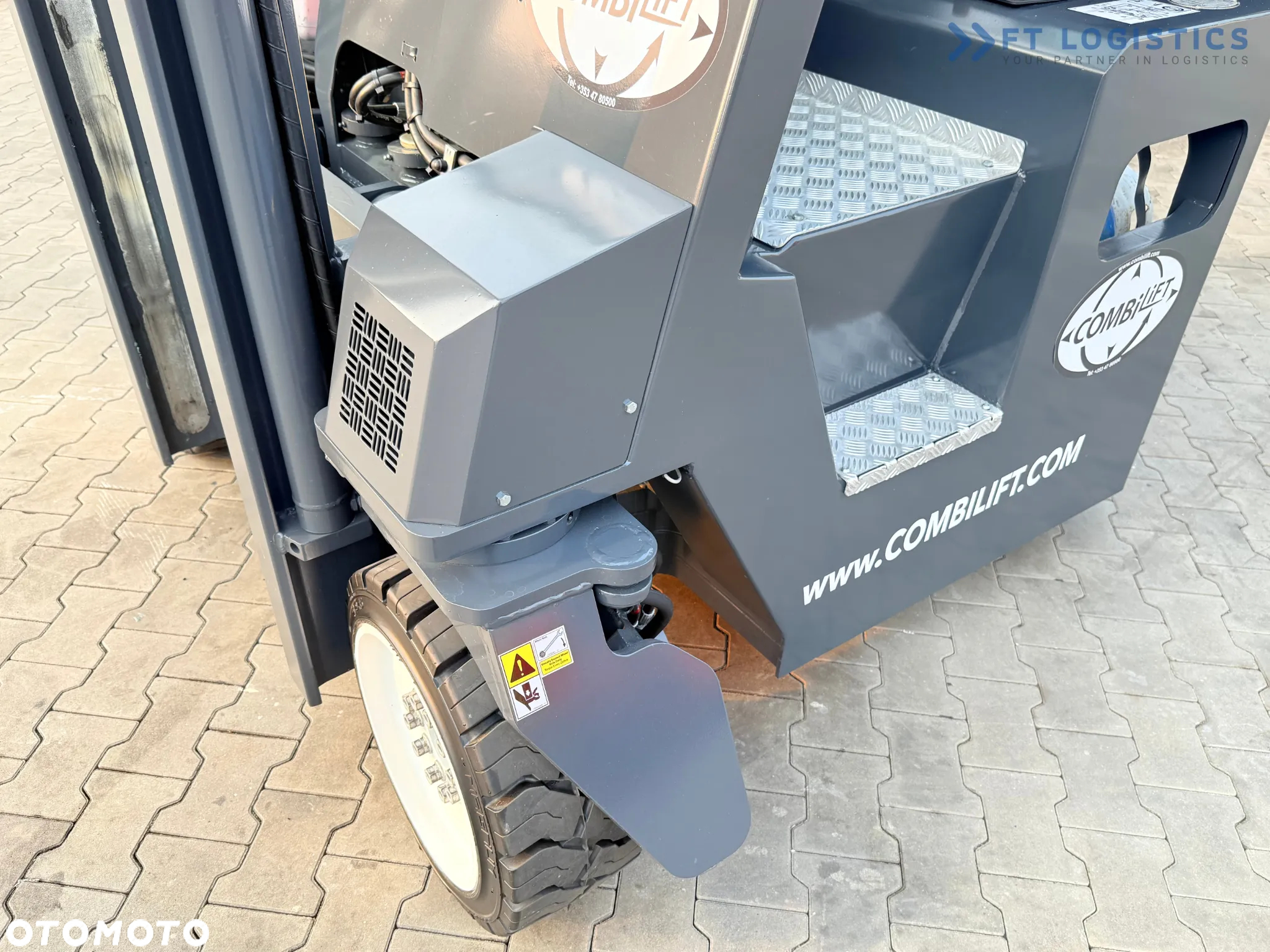 Combilift C4000CB / TRIPLEX - 5200MM / GAS / WOLNY SKOK / POZYCJONER WIDEŁ / PRZESUW WIDEŁ / WYSOKOŚĆ 2450MM / JAK NOWY - 41