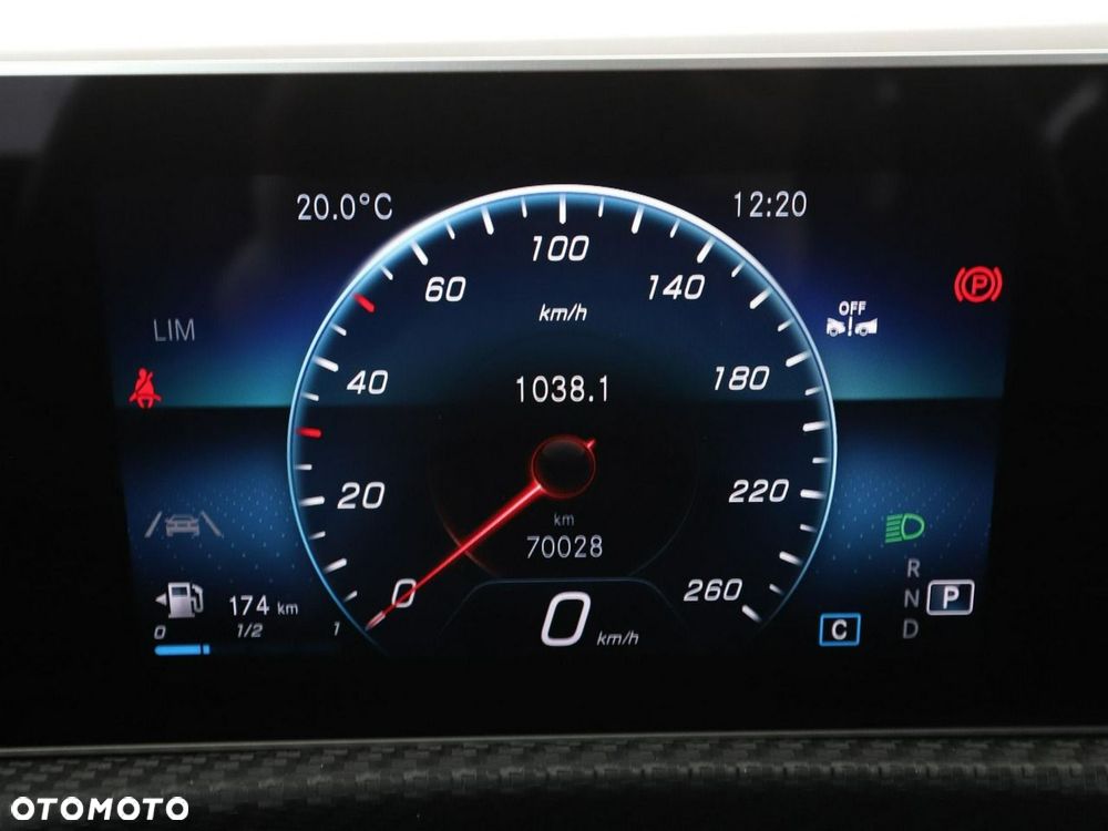 Mercedes-Benz CLA 180 d 7G-DCT - 23