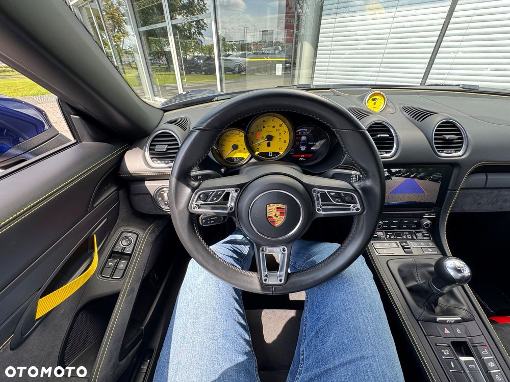 Porsche 718 Spyder - 16