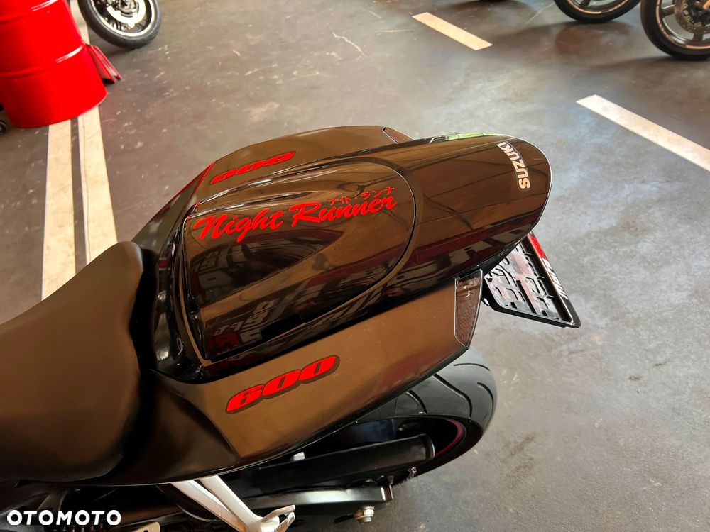 Suzuki GSX-R - 15