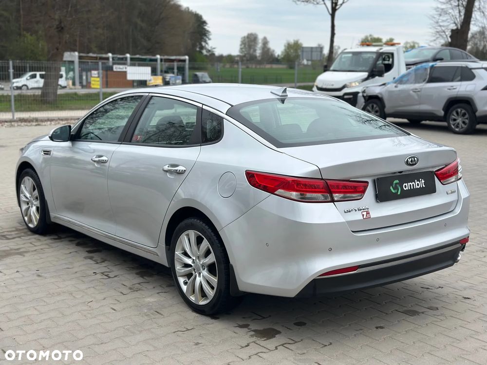 Kia Optima - 8